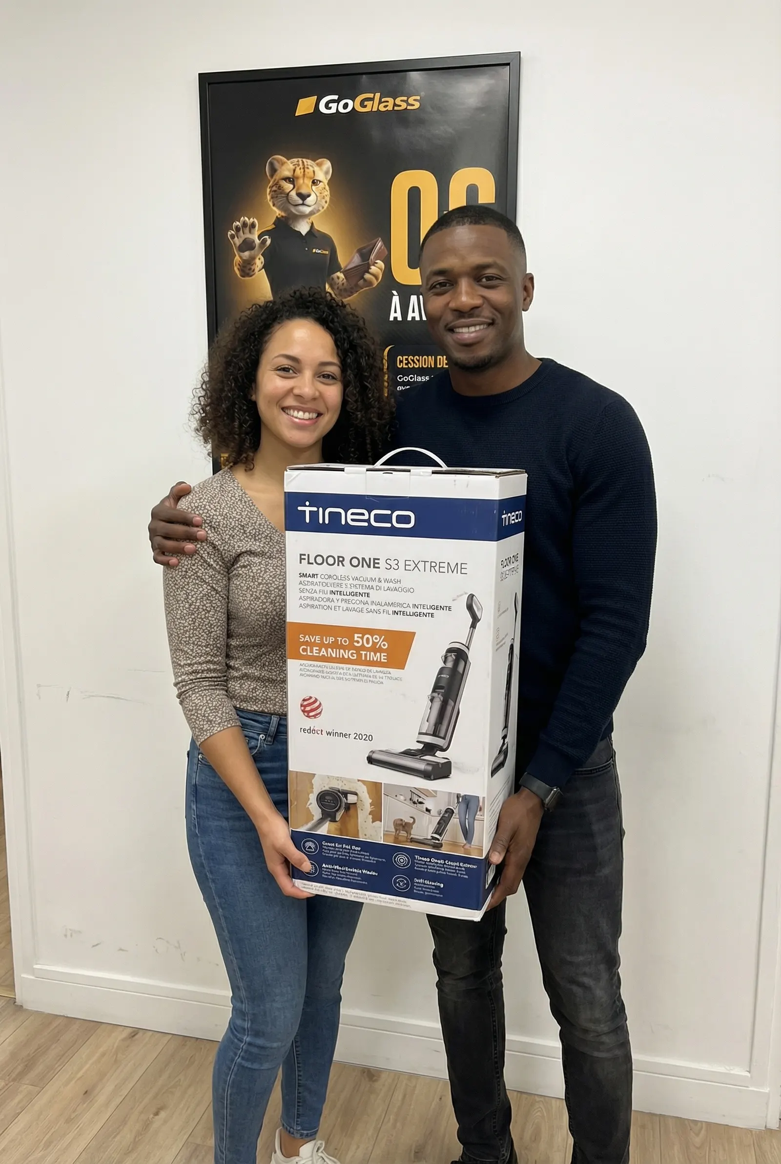 Client satisfait avec son aspirateur Tineco offert par GoGlass